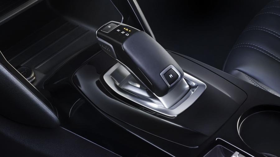 Детали интерьера Peugeot 2008 2020 года  (CN) (фото 7 из 16)